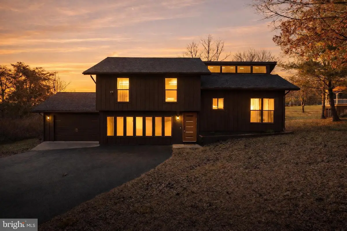 203 The Woods Rd, Hedgesville, WV 25427 - Image #1