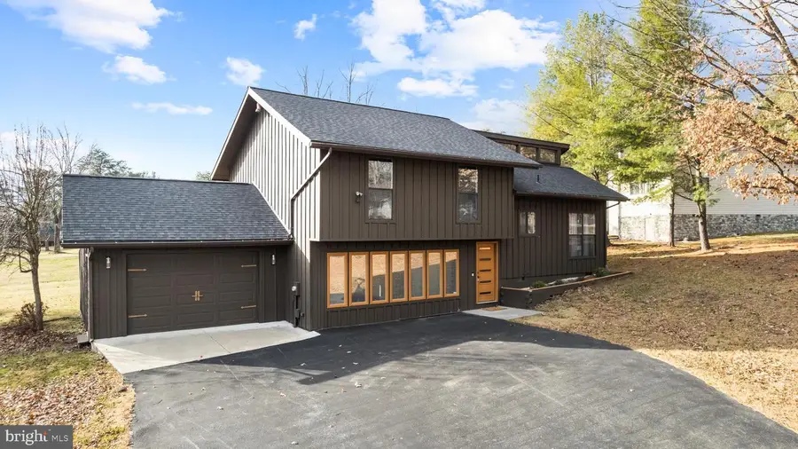 203 The Woods Rd, Hedgesville, WV 25427 - Image #2