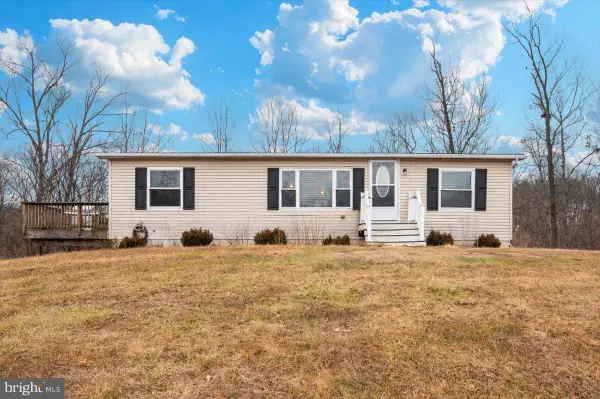 105 Relative Way, FALLING WATERS, WV 25419