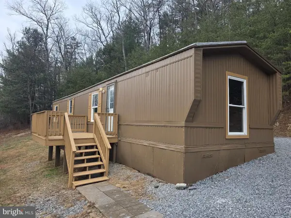 2732 Crossroad School Rd, HEDGESVILLE, WV 25427