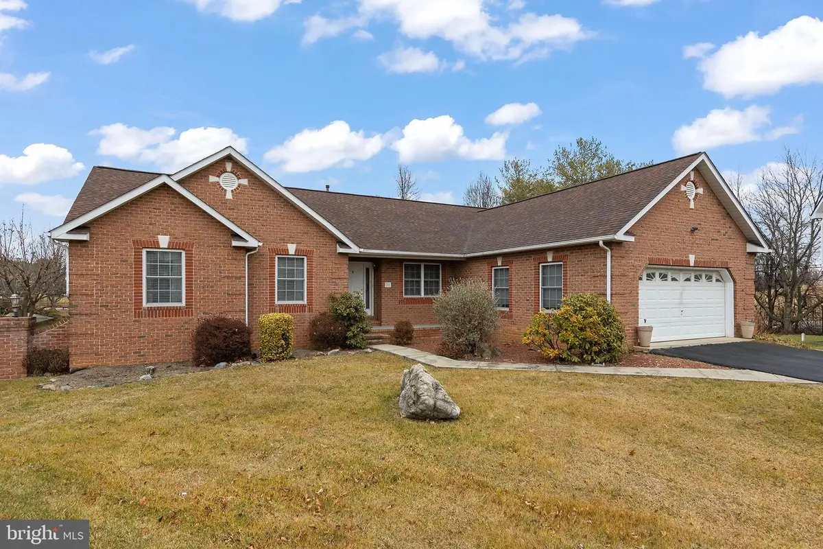31 Bramblewood Ct, Martinsburg, WV 25403 - Image #1