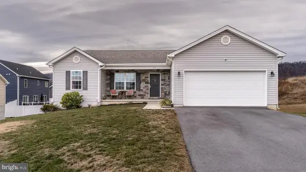 33 Twickenham Dr, MARTINSBURG, WV 25403