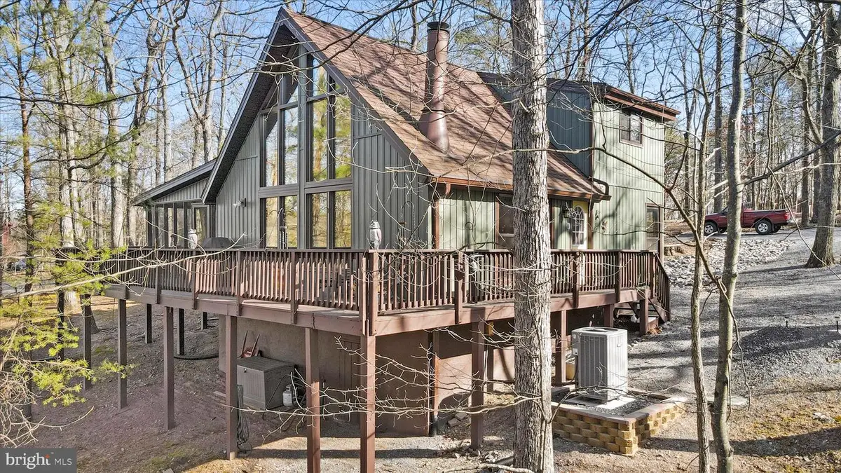 321 Clubhouse Rdg, Hedgesville, WV 25427 - #1