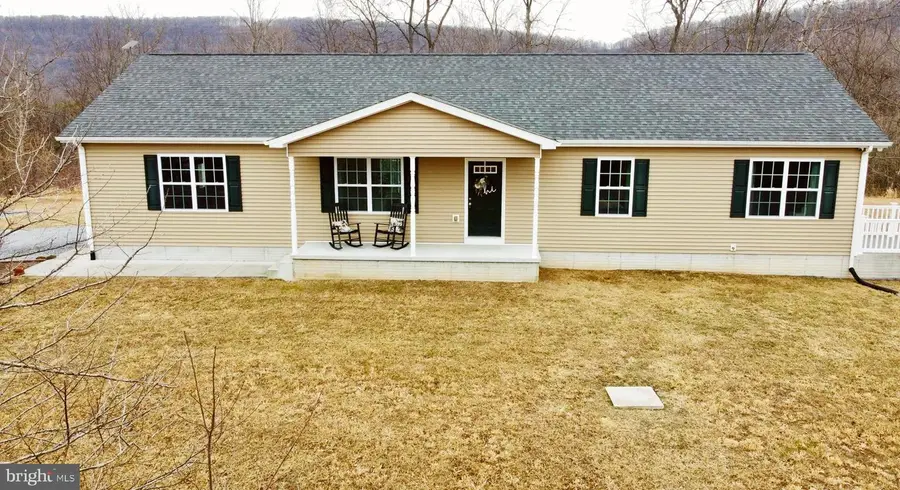 886 Pale Magnolia Dr, Gerrardstown, WV 25420 - Image #2