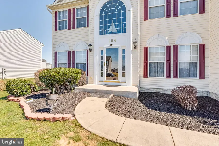 124 Chandlers Glen Dr, Bunker Hill, WV 25413 - Image #3