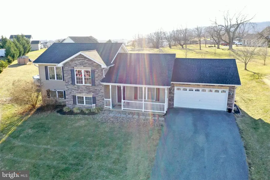 57 Kapalua Ct, Martinsburg, WV 25403 - Image #2