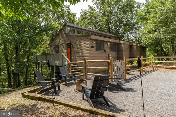 350 Pathfinder Ln, HEDGESVILLE, WV 25427