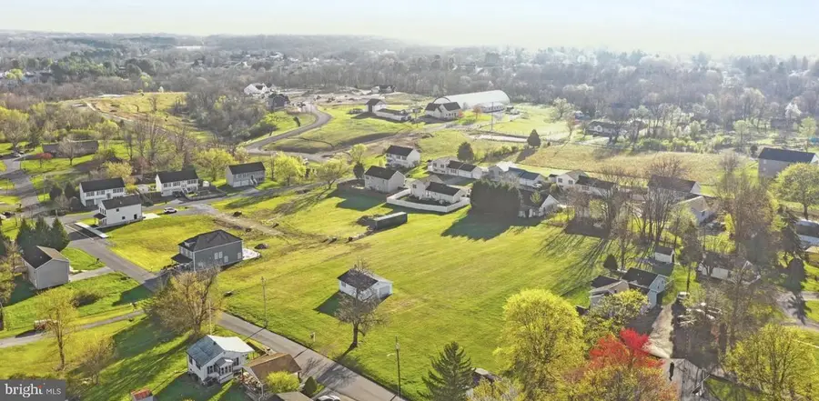 Bumble Bee Lane, Martinsburg, WV 25404 - #3