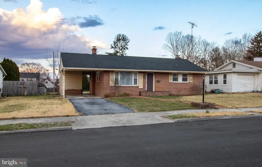 1114 Circle Dr, Martinsburg, WV 25401 - #2