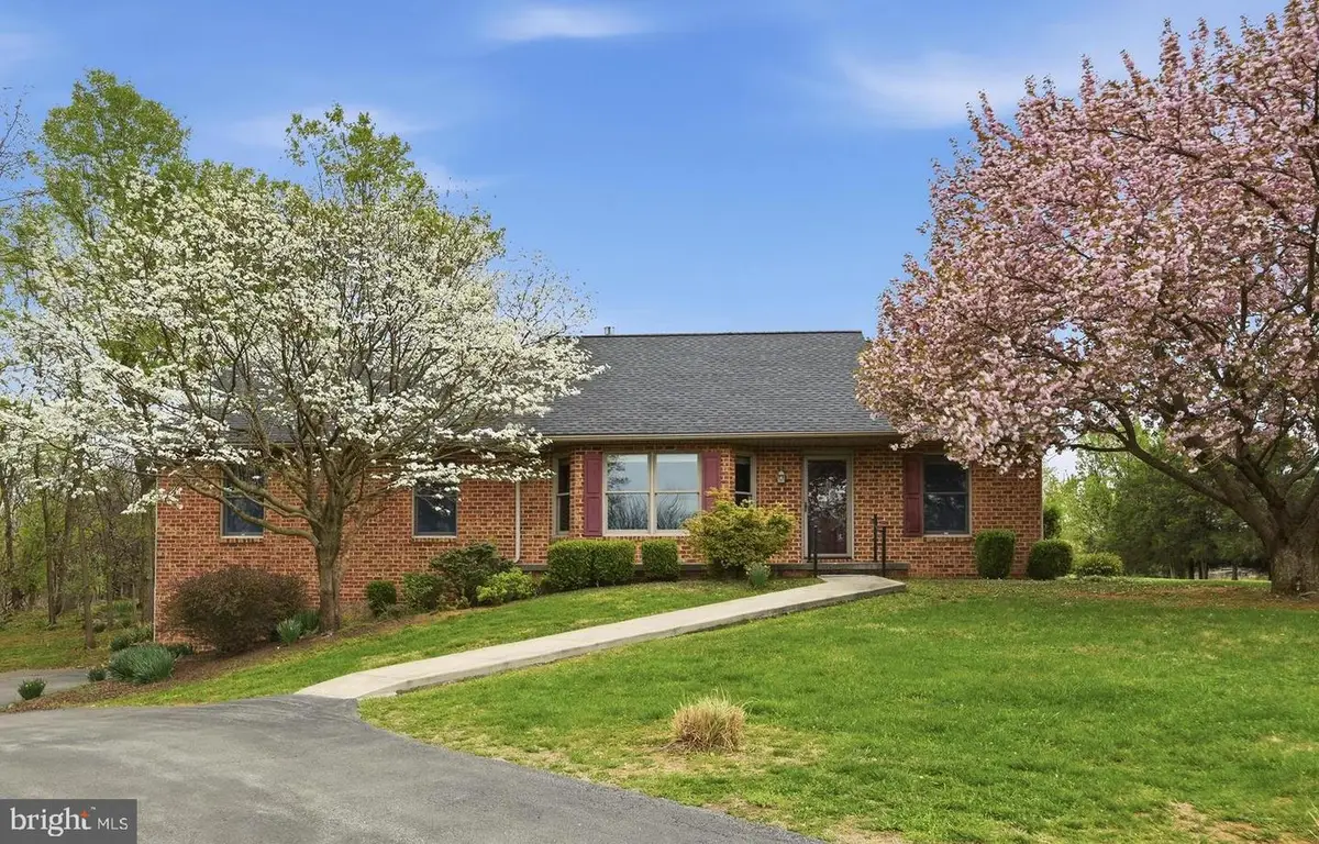 238 Comstock Dr, Shepherdstown, WV 25443 - #1