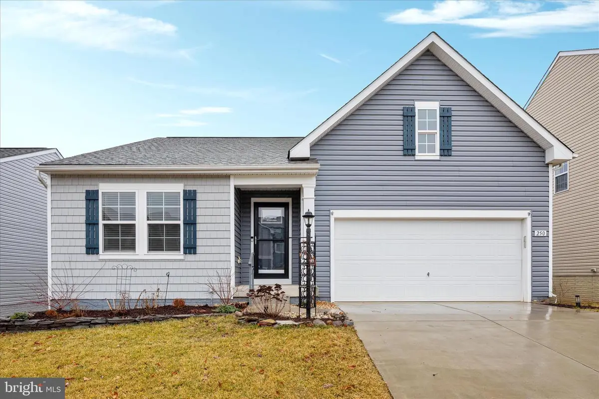 250 Stager Ave, Falling Waters, WV 25419 - #1