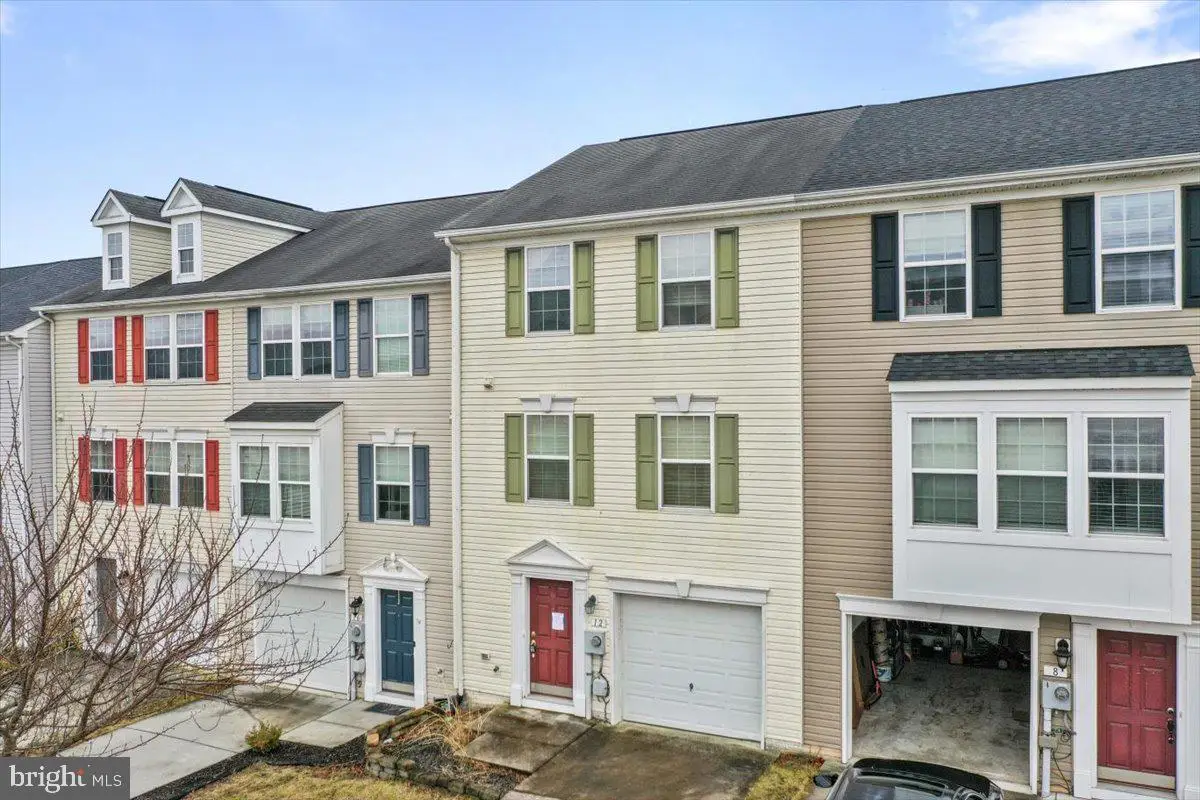 12 Council Ct, Falling Waters, WV 25419 - #1