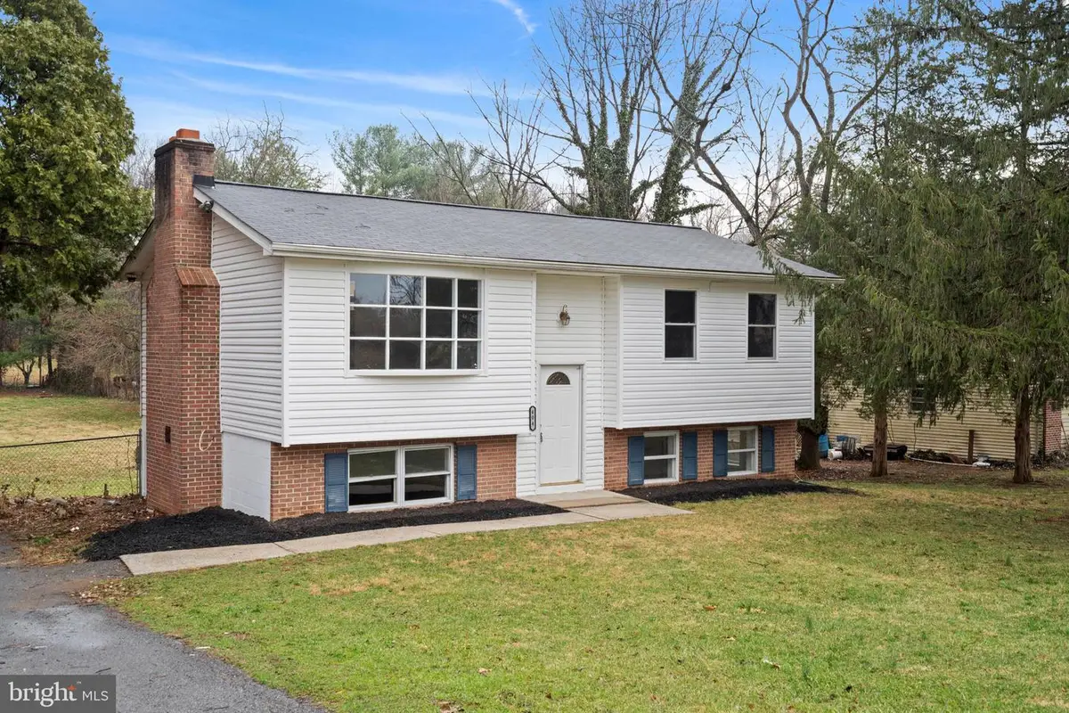 404 Weeping Willow Rd, Falling Waters, WV 25419 - #1