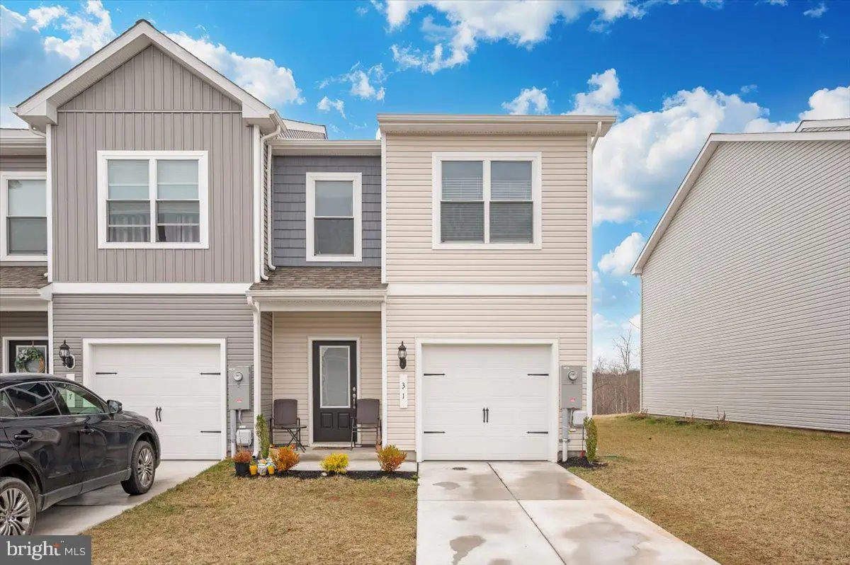 31 Bloomsbury St, Falling Waters, WV 25419 - #1