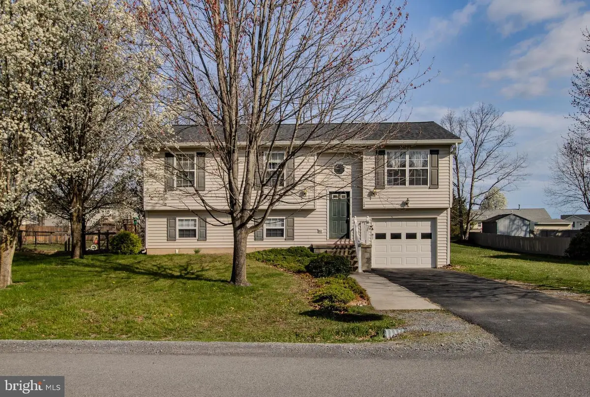 140 Thoreau Dr, Inwood, WV 25428 - #1
