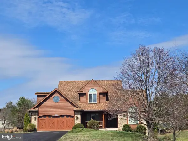 1042 Wintercamp Trl, HEDGESVILLE, WV 25427