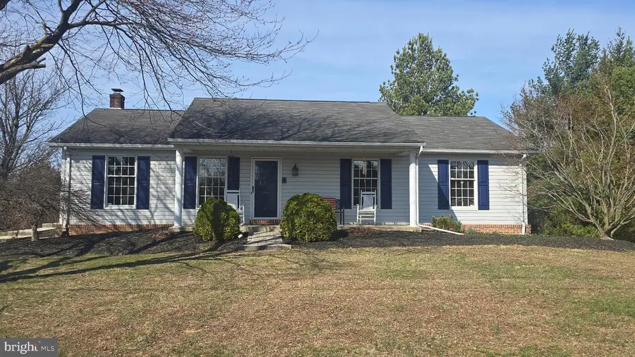 60 Cassie Dr, Falling Waters, WV 25419 - #2