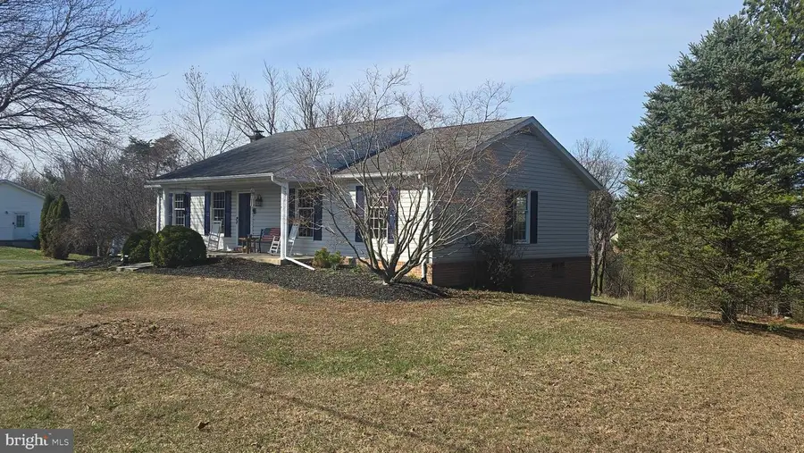 60 Cassie Dr, Falling Waters, WV 25419 - #3