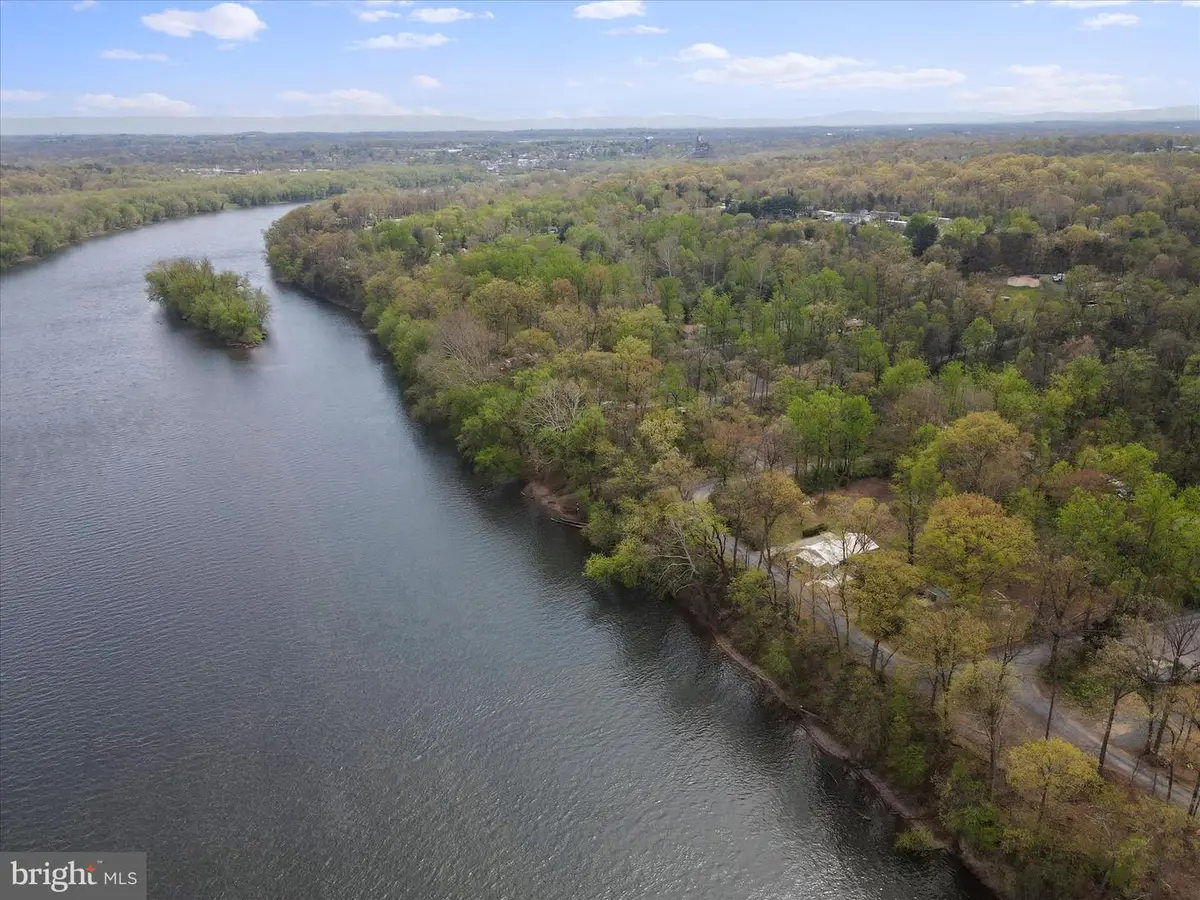 112 Riverview Dr, Falling Waters, WV 25419 - #1