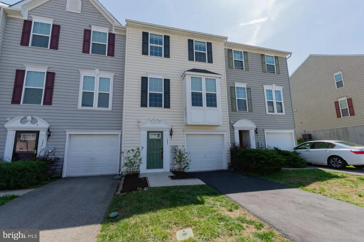 142 Norwood Dr, Falling Waters, WV 25419 - #1