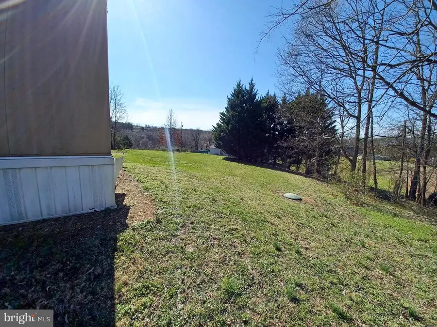130 Treatwater Dr, Falling Waters, WV 25419 - #3