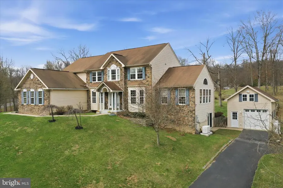 10 Cardiff Ct, Hedgesville, WV 25427 - #2