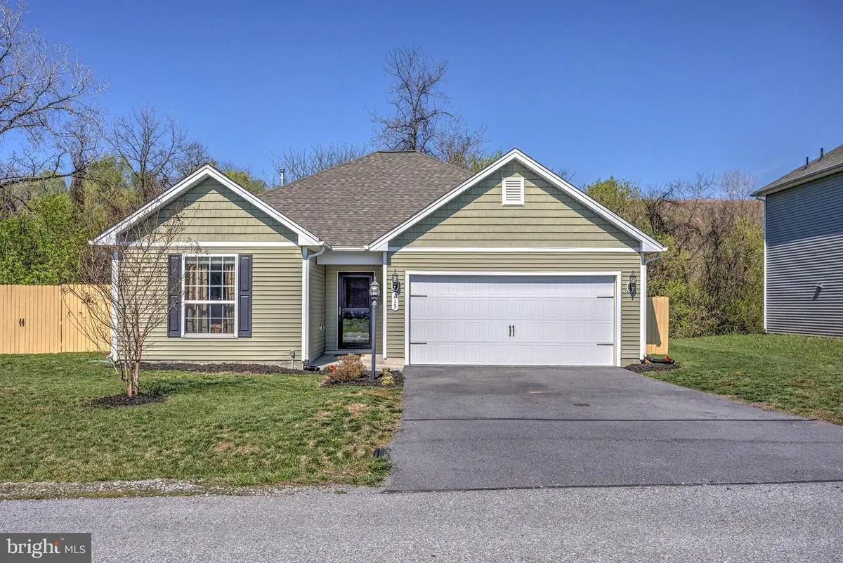 215 Wyeth Ave, Martinsburg, WV 25401 - #1