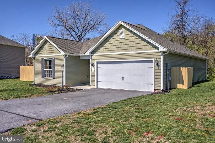 215 Wyeth Ave, Martinsburg, WV 25401 - #3