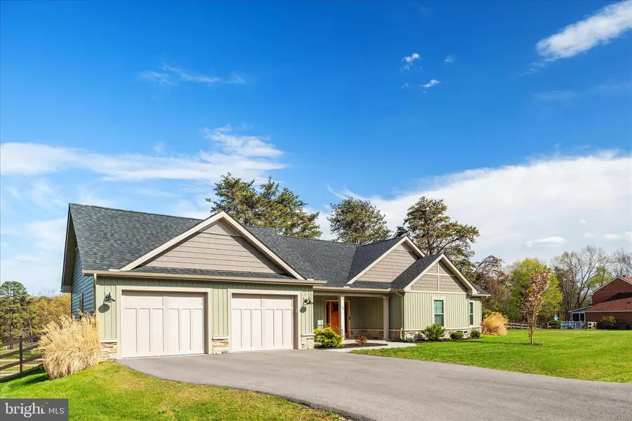 483 Wampum Ln, Hedgesville, WV 25427 - #2