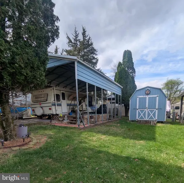 Block 92 Lot 40 Neverglades Avenue, FALLING WATERS, WV 25419