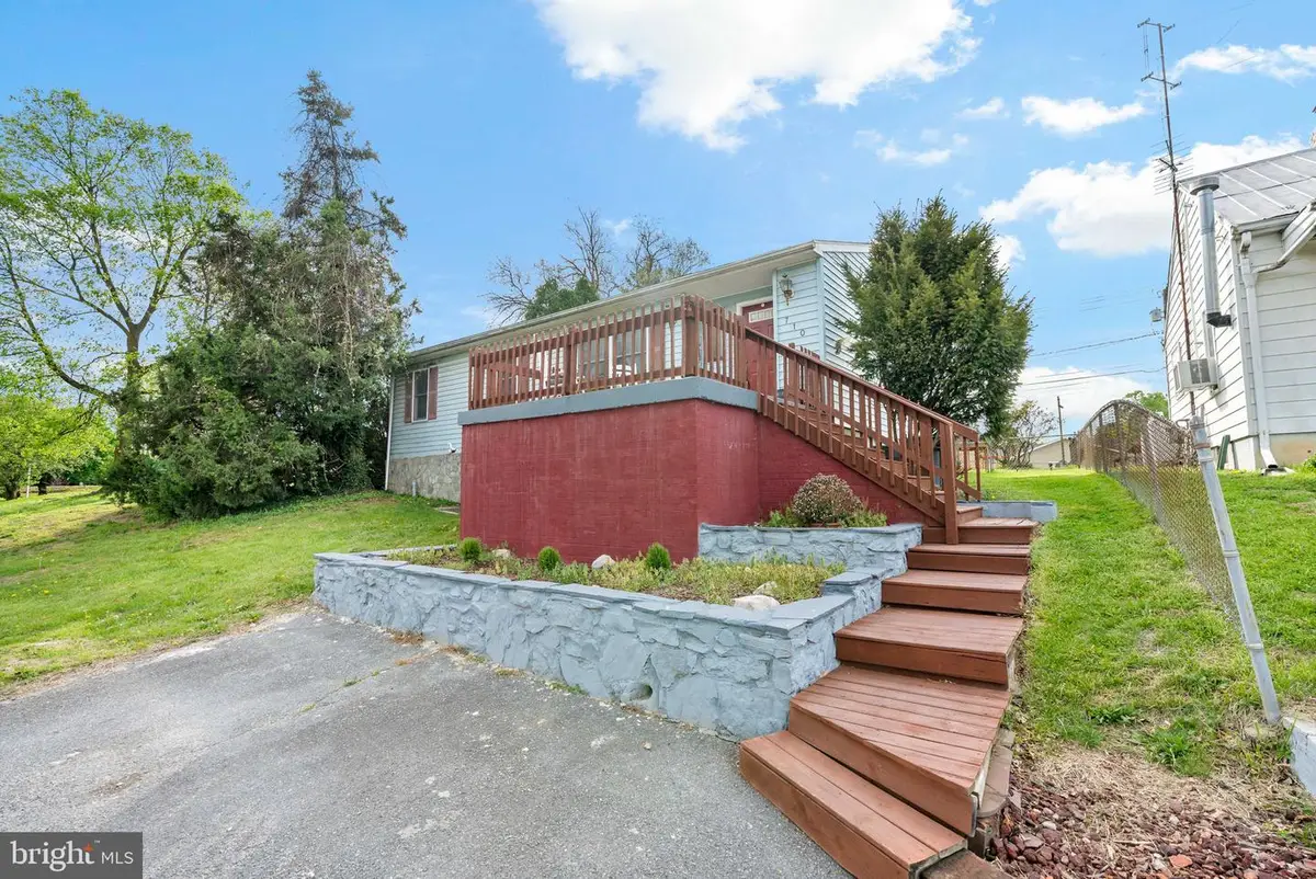710 Porter Ave, Martinsburg, WV 25401 - #1
