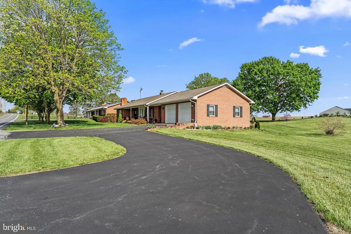 4243 Hammonds Mill Rd, Hedgesville, WV 25427 - #1