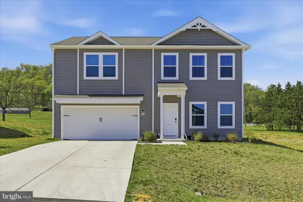 144 Scoter Rd, HEDGESVILLE, WV 25427