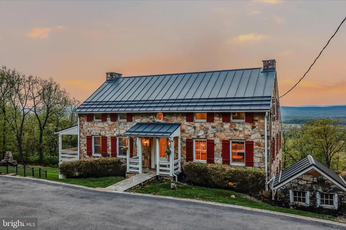 3877 Dry Run Rd, Hedgesville, WV 25427 - #1