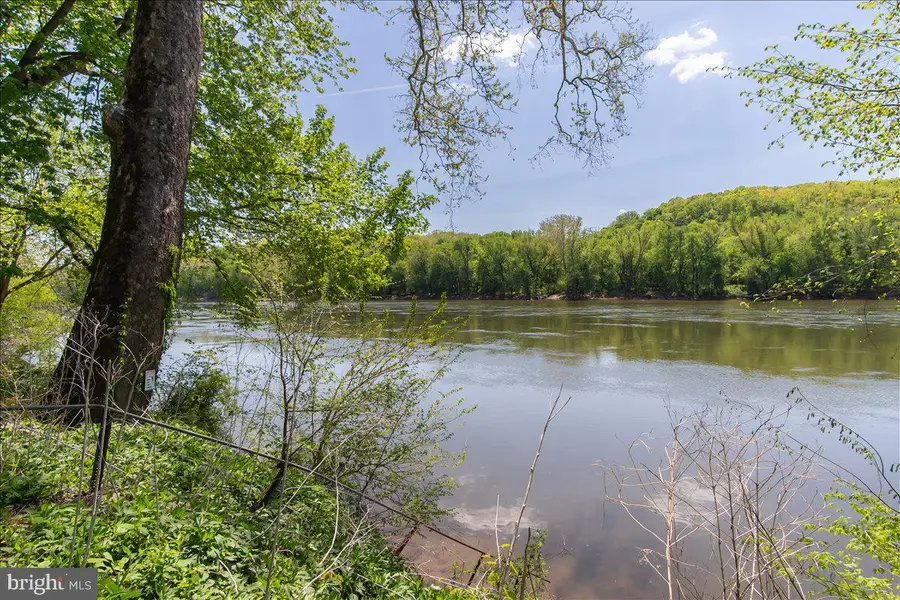 142 Magruger Ave, Falling Waters, WV 25419 - #2