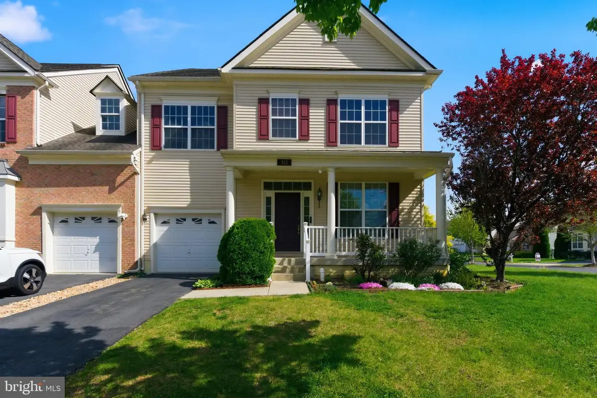 313 Lewisburg Ln, Martinsburg, WV 25403 - #1