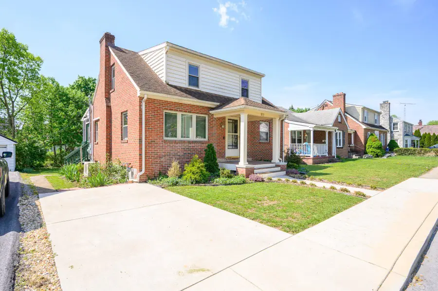 913 W Martin St W, Martinsburg, WV 25401 - #2