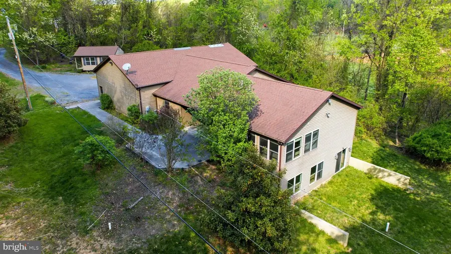 175 Rooney Rd, Hedgesville, WV 25427 - #2