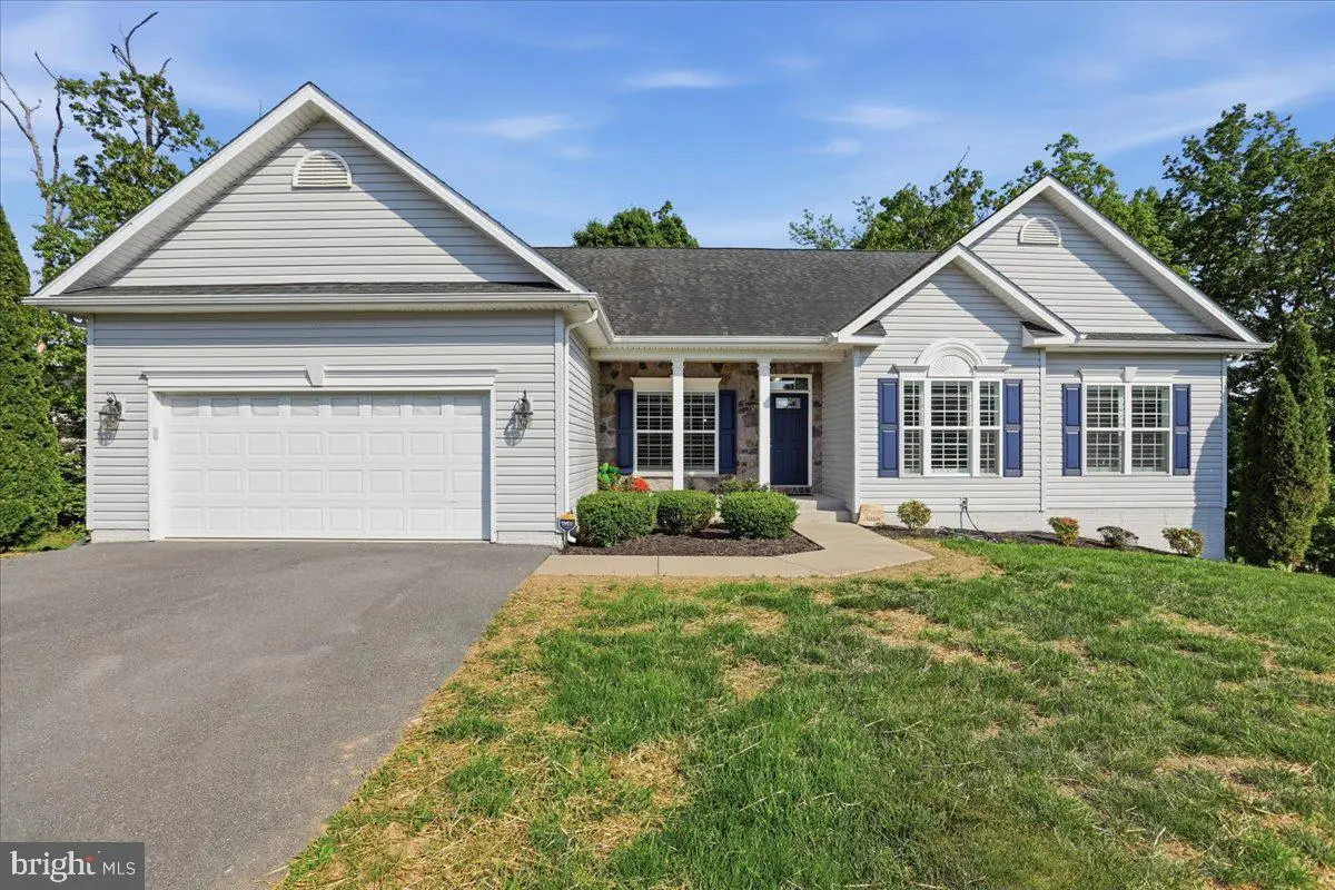 35 Kanawha Ct, Falling Waters, WV 25419 - #1