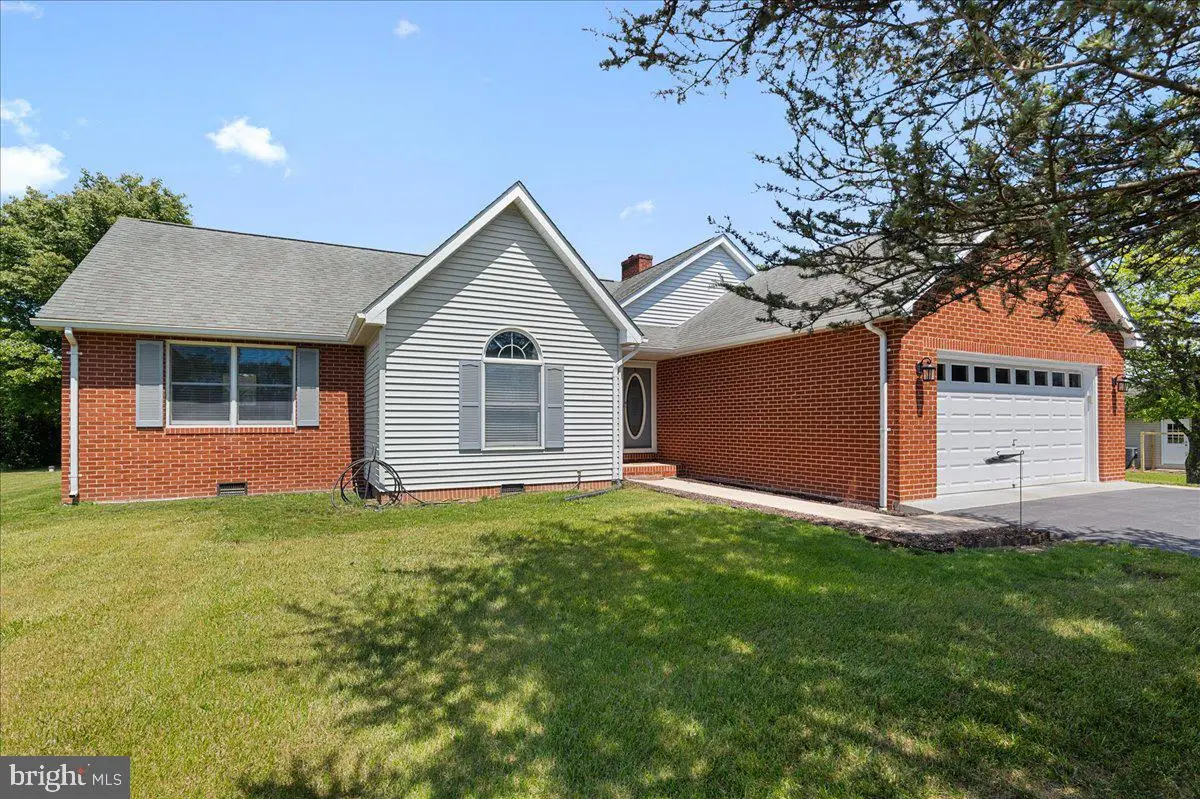 115 Montmorency Dr, Bunker Hill, WV 25413 - #1