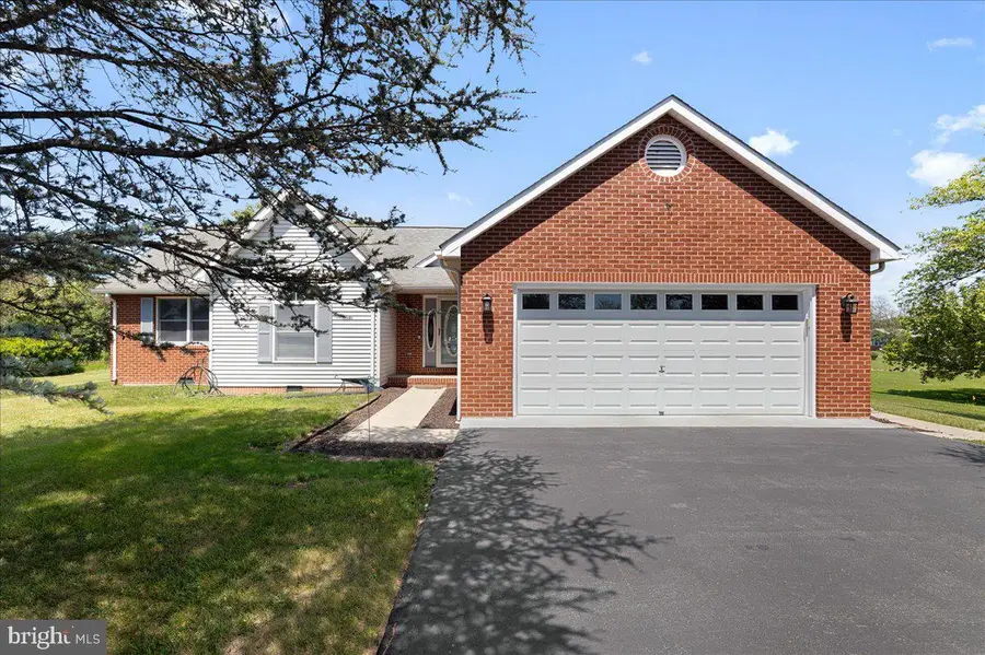115 Montmorency Dr, Bunker Hill, WV 25413 - #2