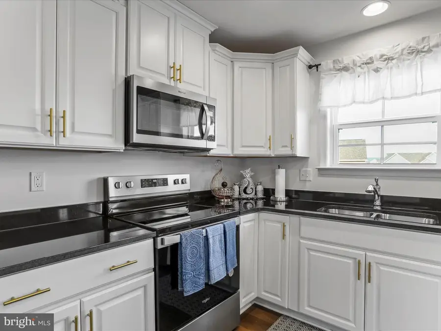 430 Eurasian Dr, Bunker Hill, WV 25413 - #3