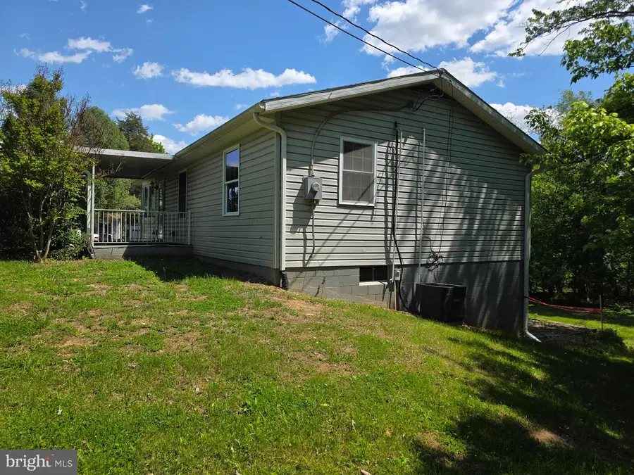 259 Emerald Dr, Falling Waters, WV 25419 - #2