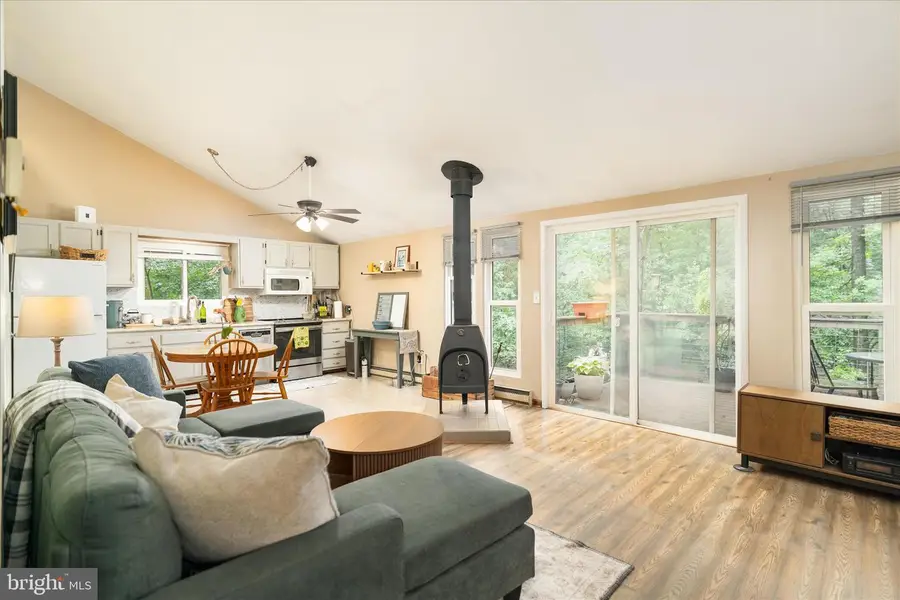 211 Cayuga Trl, Hedgesville, WV 25427 - #3