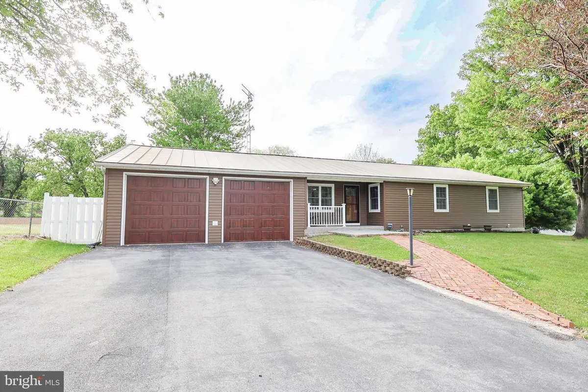 406 Hedrick Ave, Martinsburg, WV 25405 - #1
