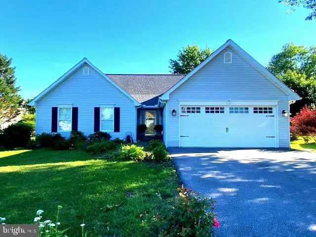 96 Phoenix Ln, Falling Waters, WV 25419 - #1