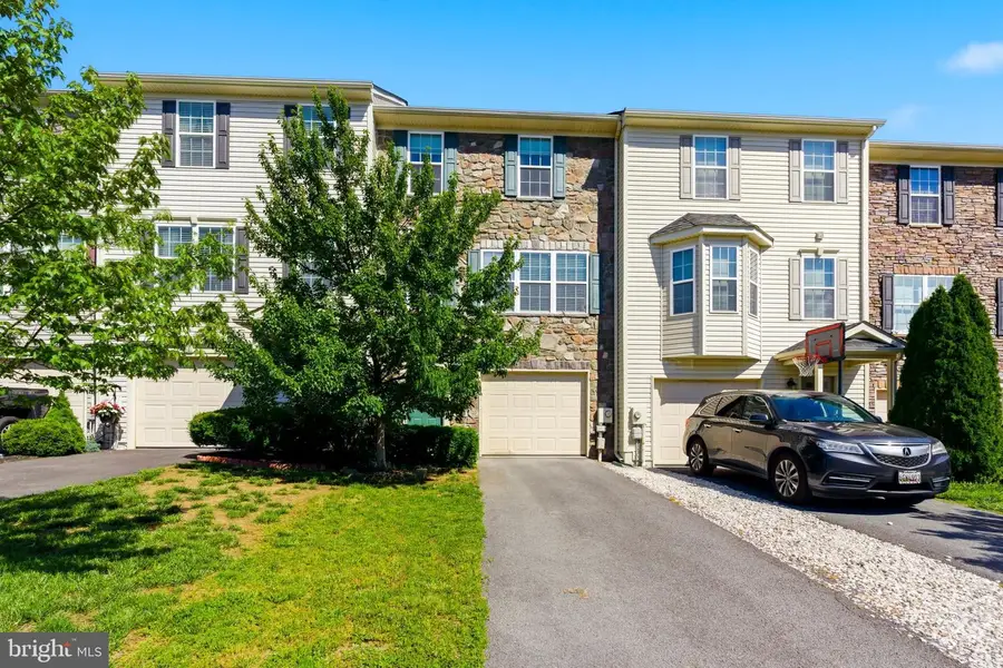 232 Morlatt Ln, Martinsburg, WV 25404 - #2