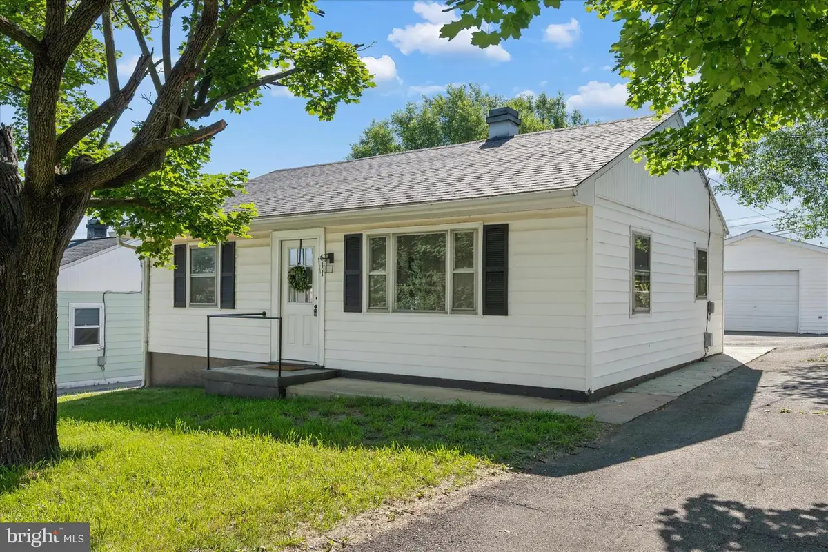 611 State Cir, Martinsburg, WV 25401 - #1