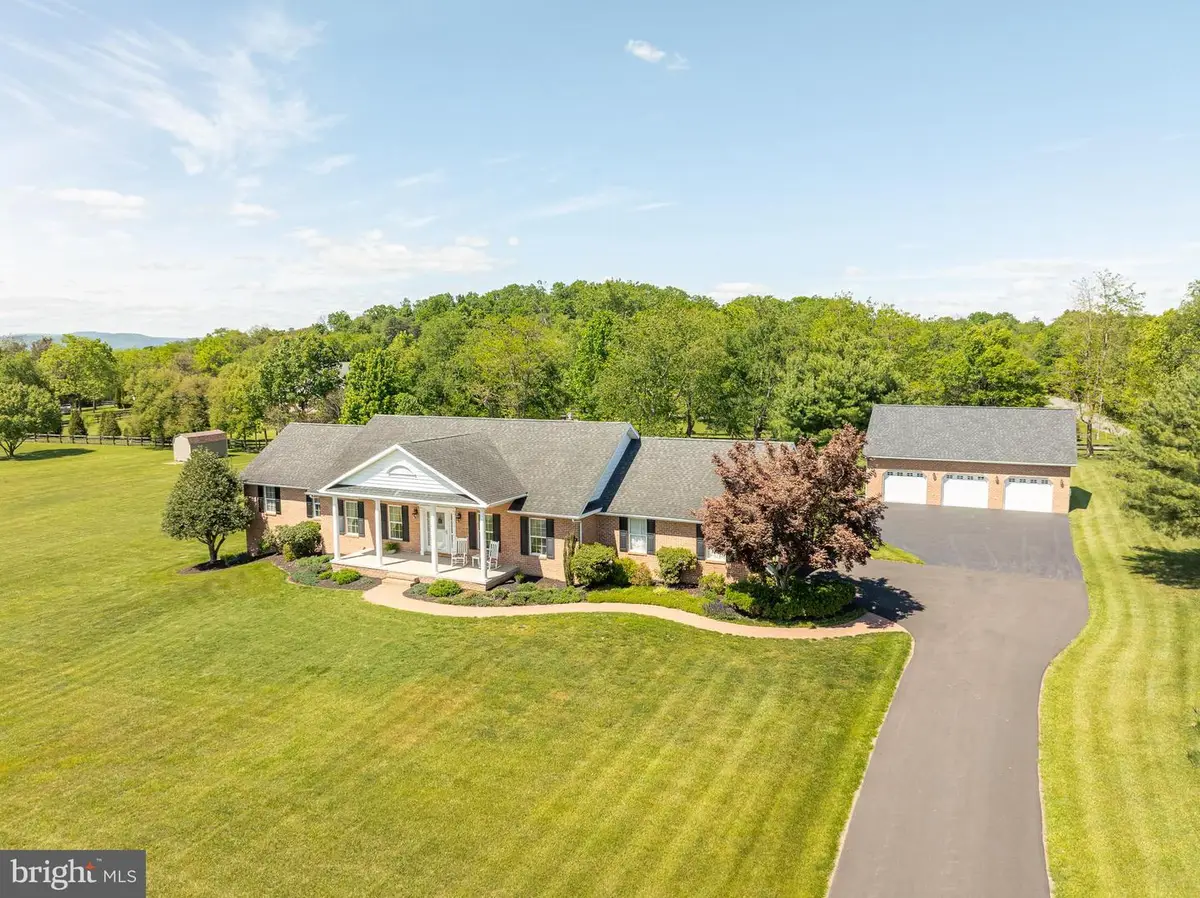 655 Ashton Dr, Falling Waters, WV 25419 - #1
