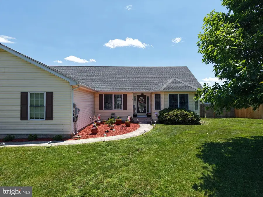 98 Knox Dr, Hedgesville, WV 25427 - #2